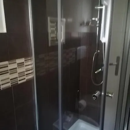 A Casa Di Gigi E Fra *